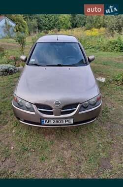 Nissan Almera  2005
