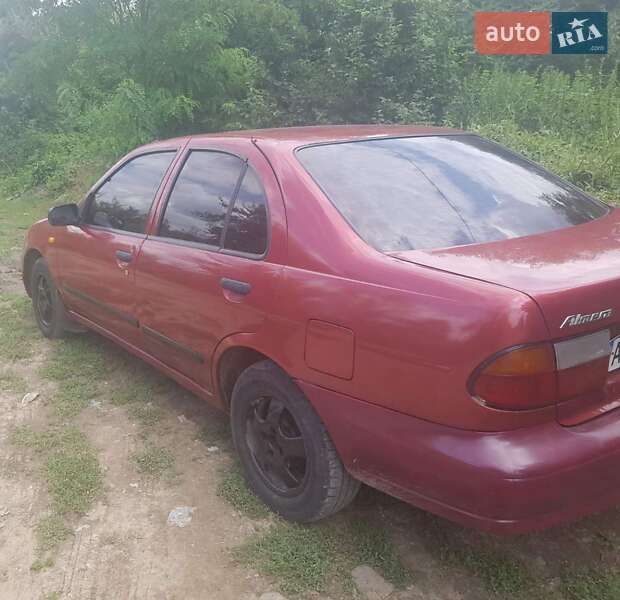 Седан Nissan Almera