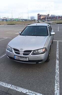 Nissan Almera  2002