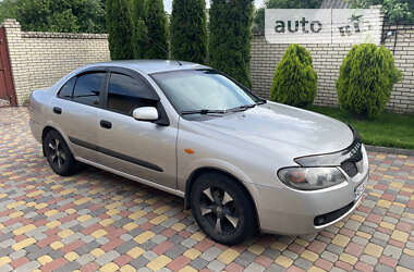 Nissan Almera  2003