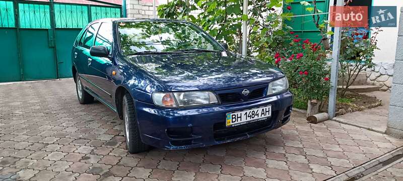 Седан Nissan Almera