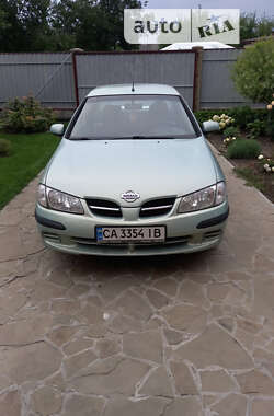 Nissan Almera  2002