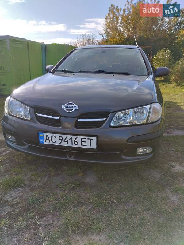 Седан Nissan Almera
