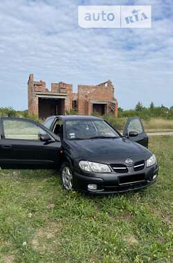 Nissan Almera  2001