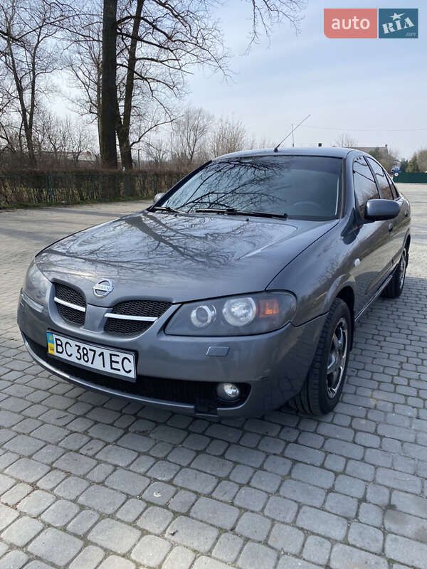 Седан Nissan Almera