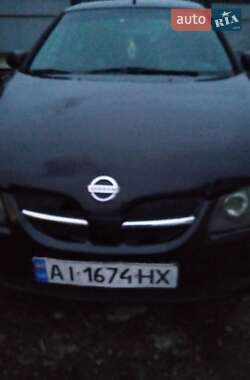 Nissan Almera  2002