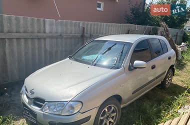 Nissan Almera 2000