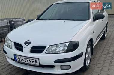 Nissan Almera  2001