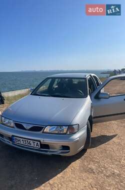 Nissan Almera  1998