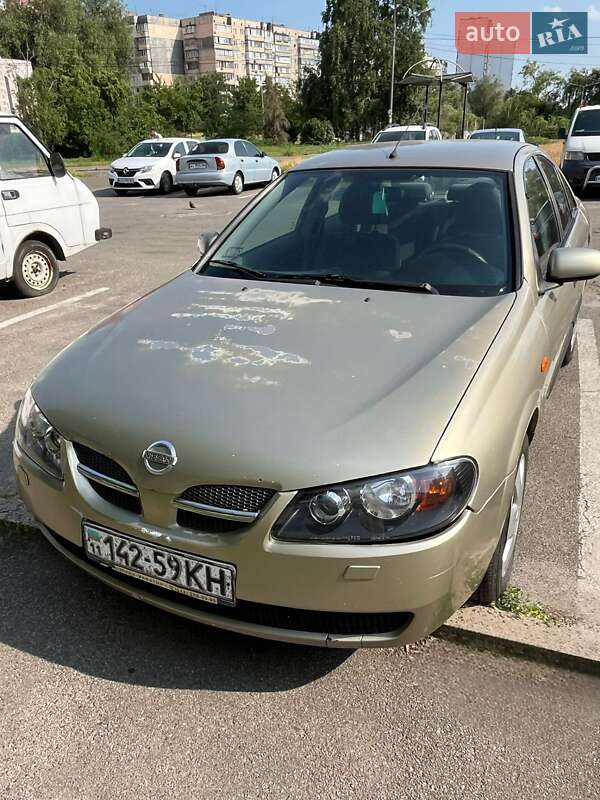 Nissan Almera
