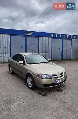 Nissan Almera  2004