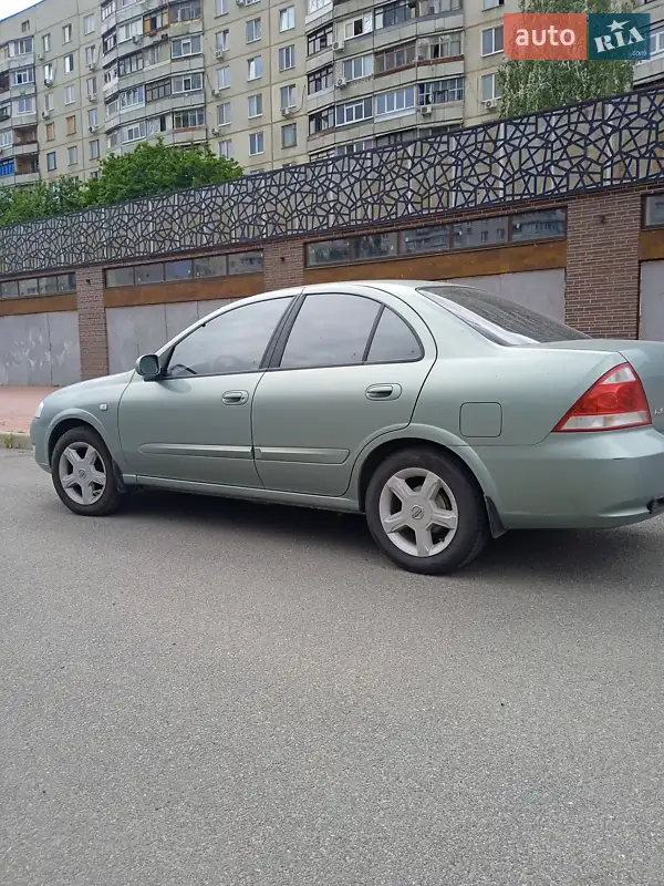 Nissan Almera