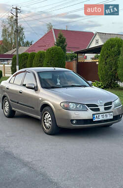 Nissan Almera  2005