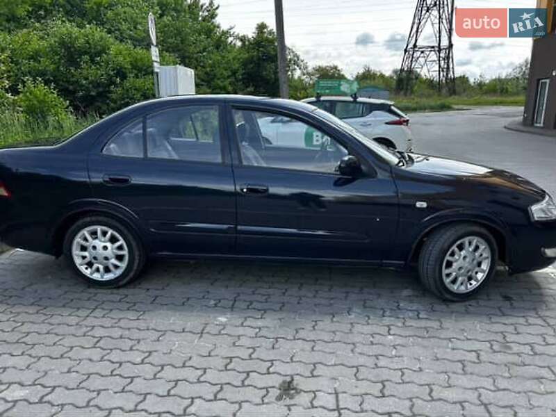 Nissan Almera