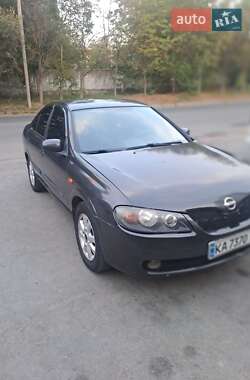 Nissan Almera  2003