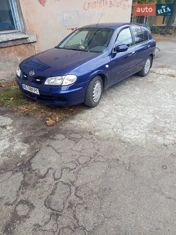 Nissan Almera 2001