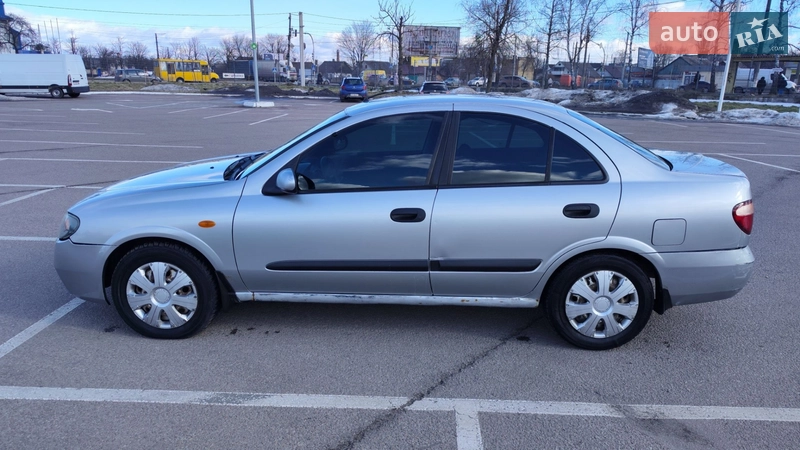 Nissan Almera 2004