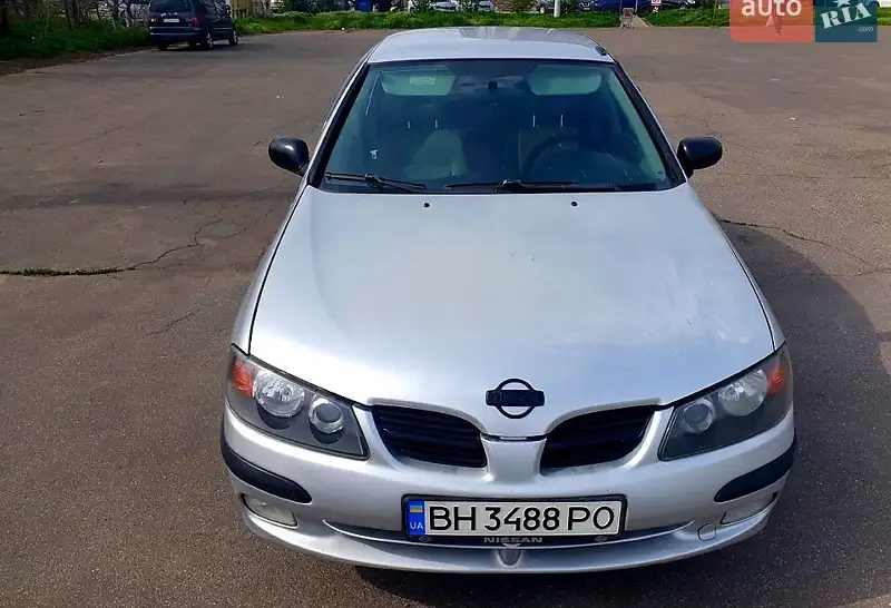 Nissan Almera 2001