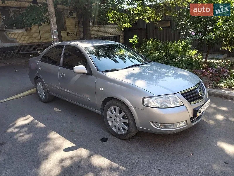 Nissan Almera