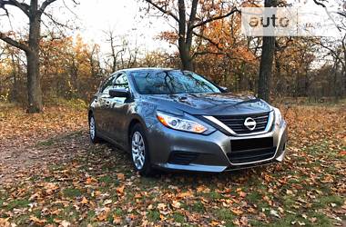 Nissan Altima  2017
