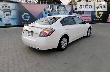 Nissan Altima  2011