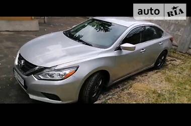 Nissan Altima  2016