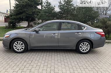 Nissan Altima  2016