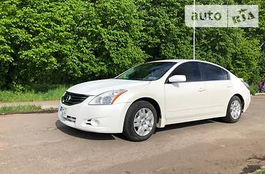 Nissan Altima  2011