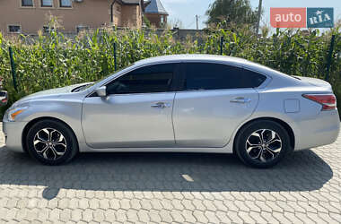 Nissan Altima  2015