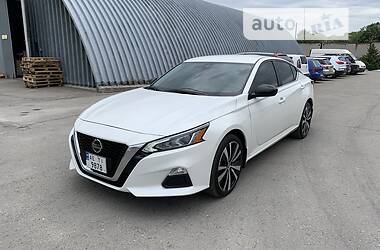 Nissan Altima SR AWD 2020