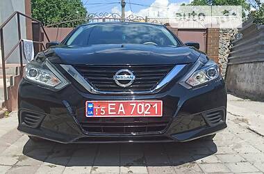 Nissan Altima  2016