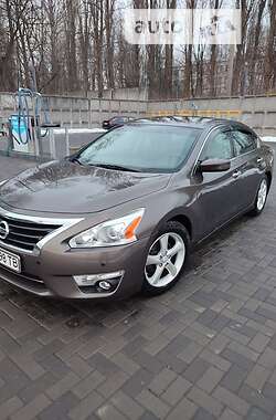 Nissan Altima  2015