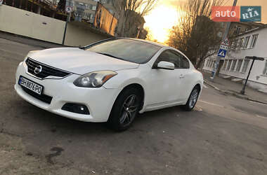 Nissan Altima  2010