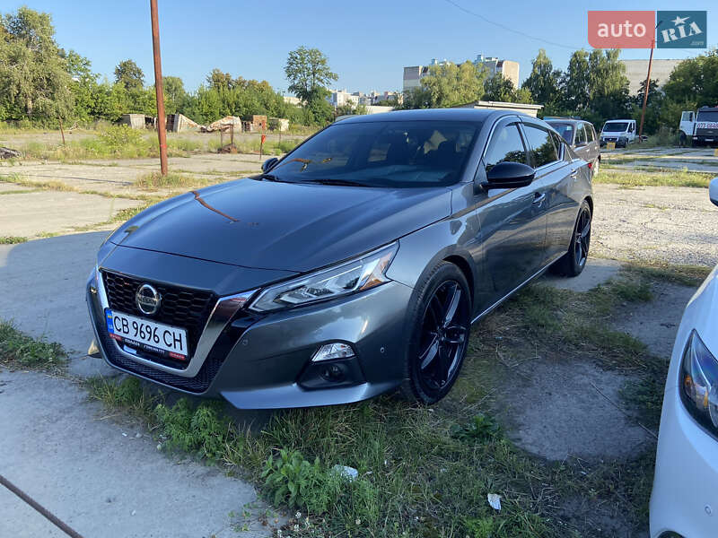 Nissan Altima 2019 года в Чернигове