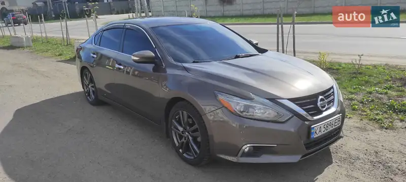Nissan Altima