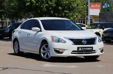 Nissan Altima  2015