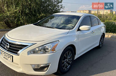 Nissan Altima  2015