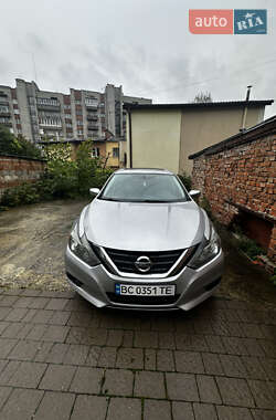 Nissan Altima  2017