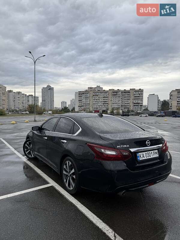 Nissan Altima