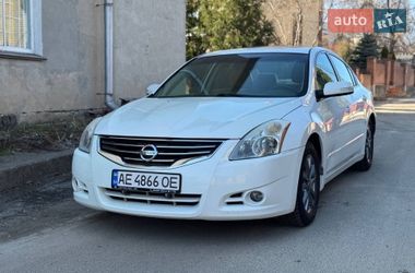 Nissan Altima  2011
