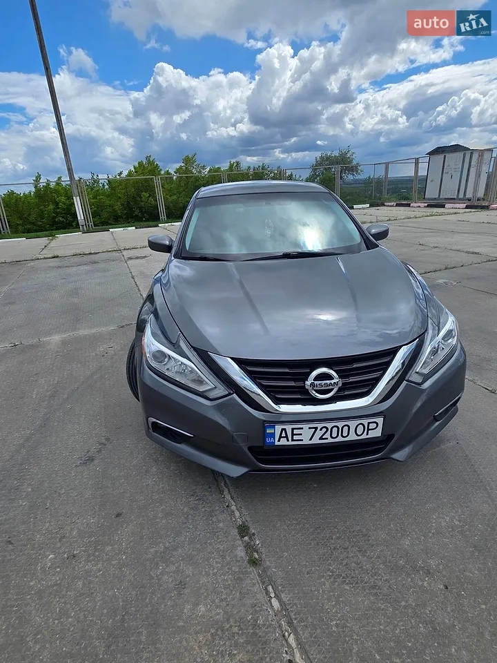 2016 Nissan Altima - мініатюра 2