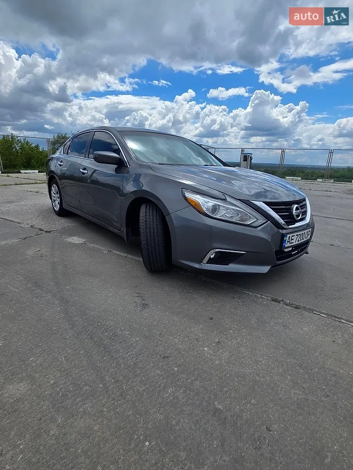 2016 Nissan Altima - мініатюра 5