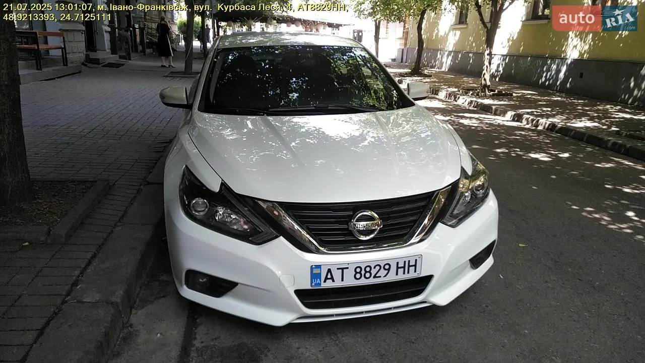 2017 Nissan Altima - мініатюра 2