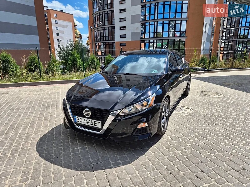 Nissan Altima 2019