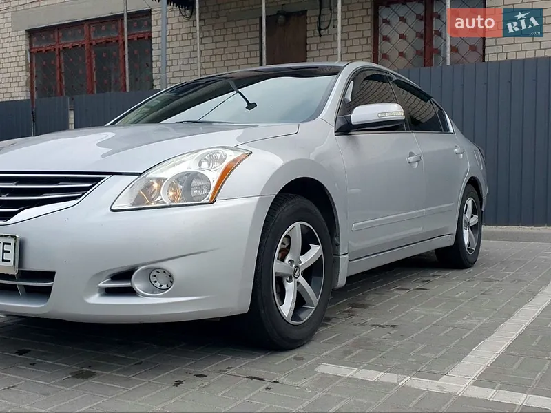 Nissan Altima 2011