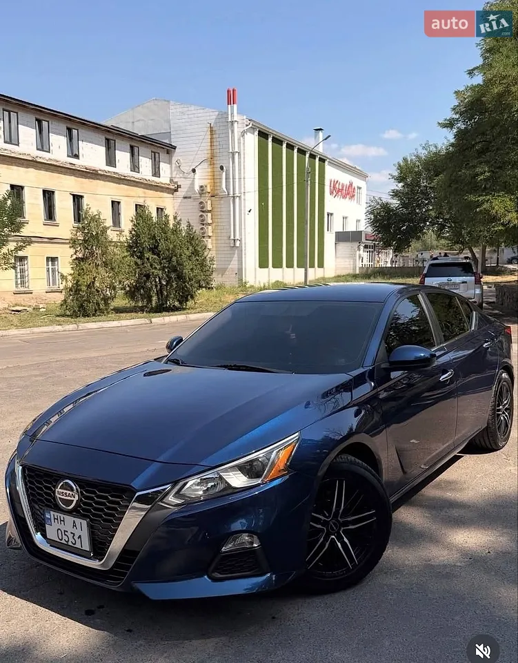 2019 Nissan Altima - фото 1