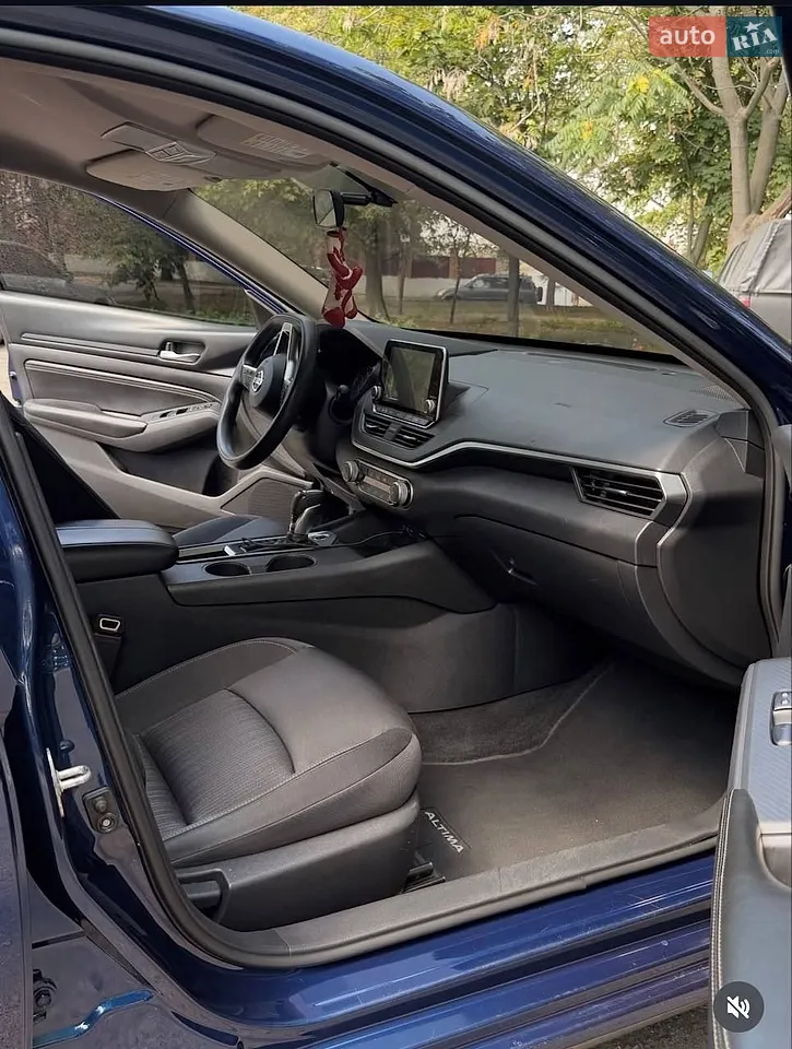 2019 Nissan Altima - мініатюра 5