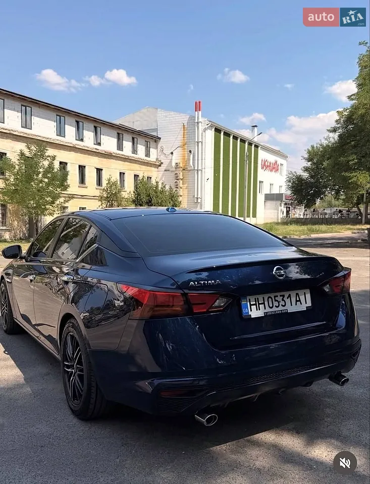 2019 Nissan Altima - мініатюра 3