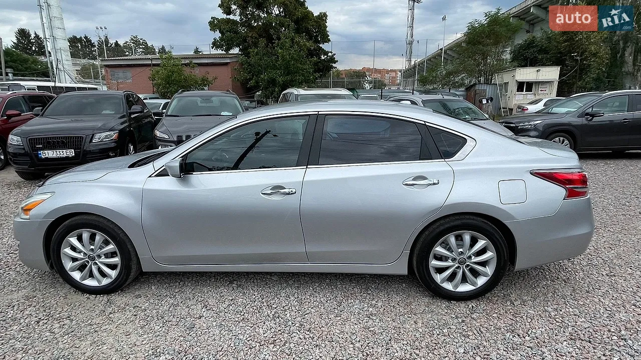 2015 Nissan Altima - мініатюра 4