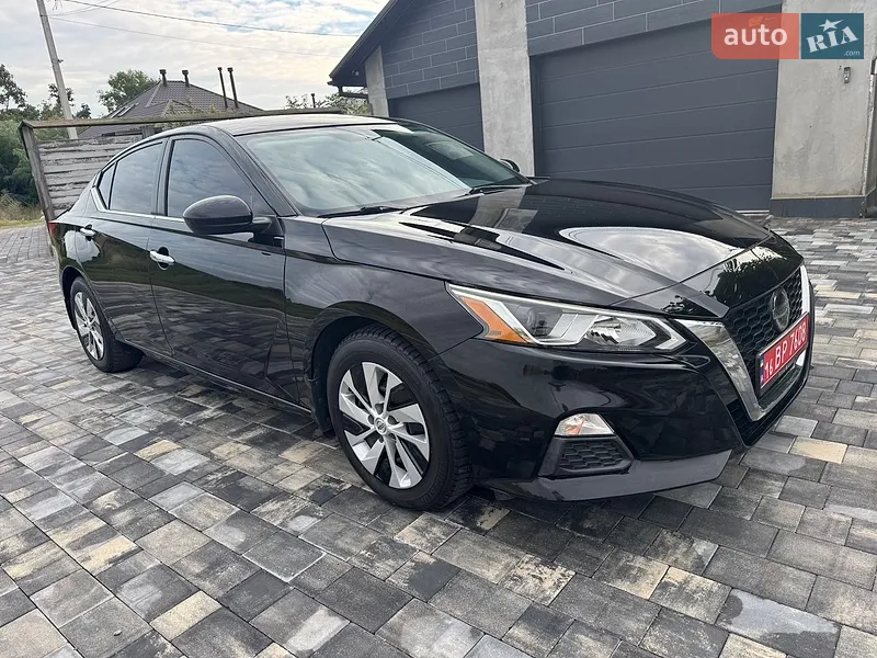 Nissan Altima 2020